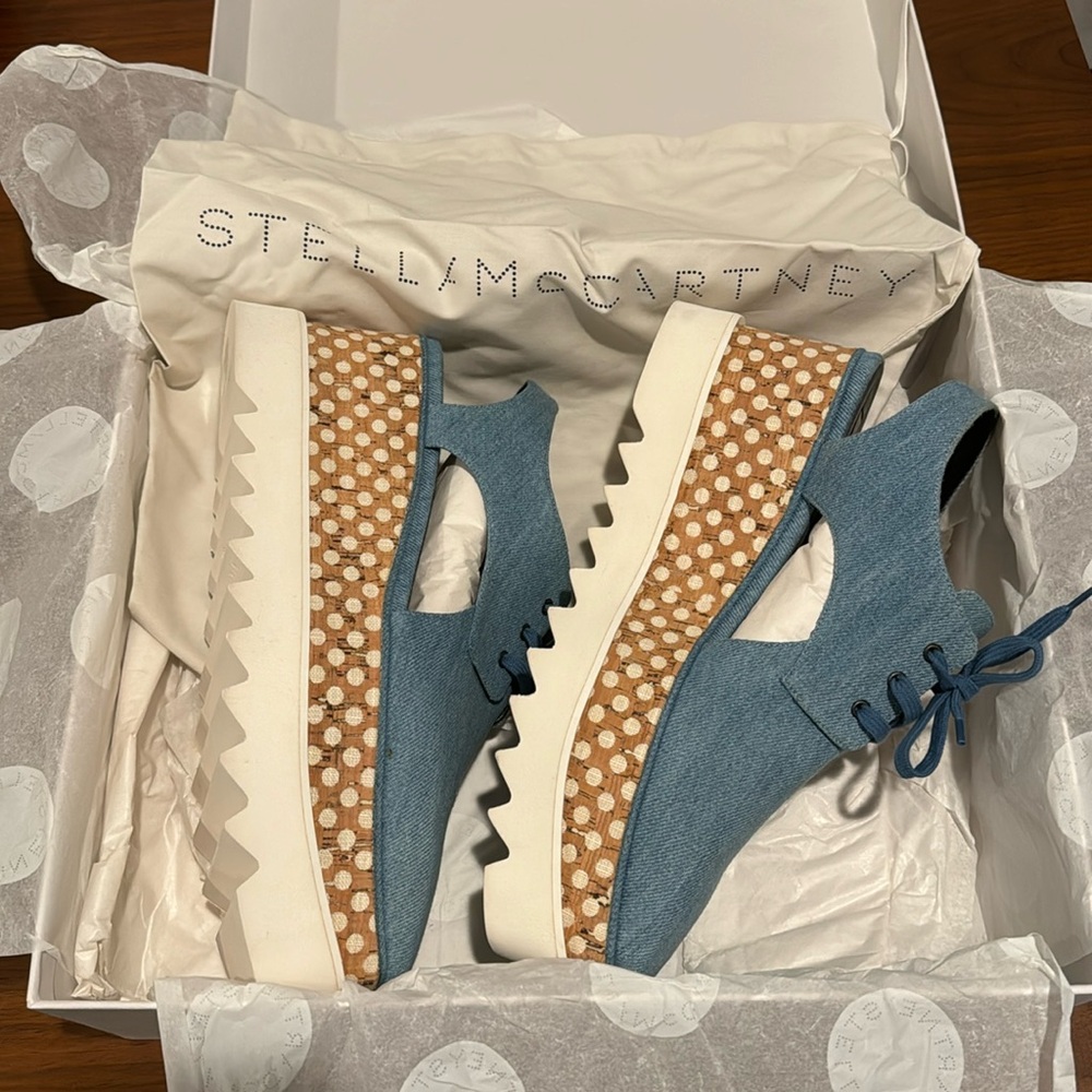 Brand new never worn Stella McCartney Scarpa Goret platform sneakers